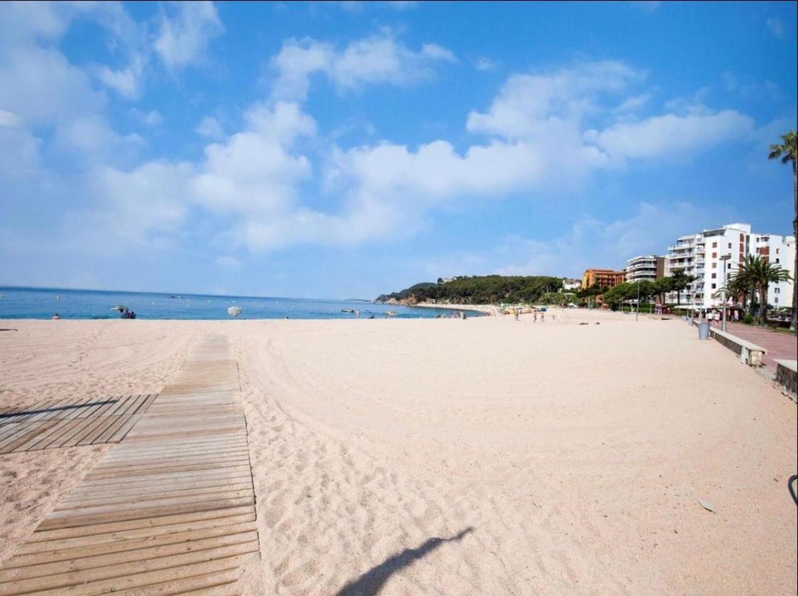 Seahomes Vacations, Beach&Pool, In Fenals Beach Lloret de Mar Buitenkant foto